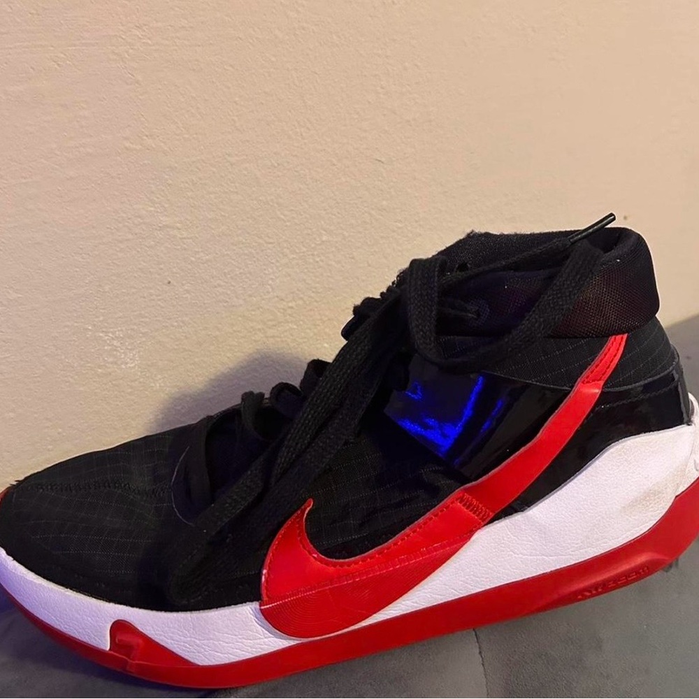 Nike Men's Black and Red High-Top Sneakers